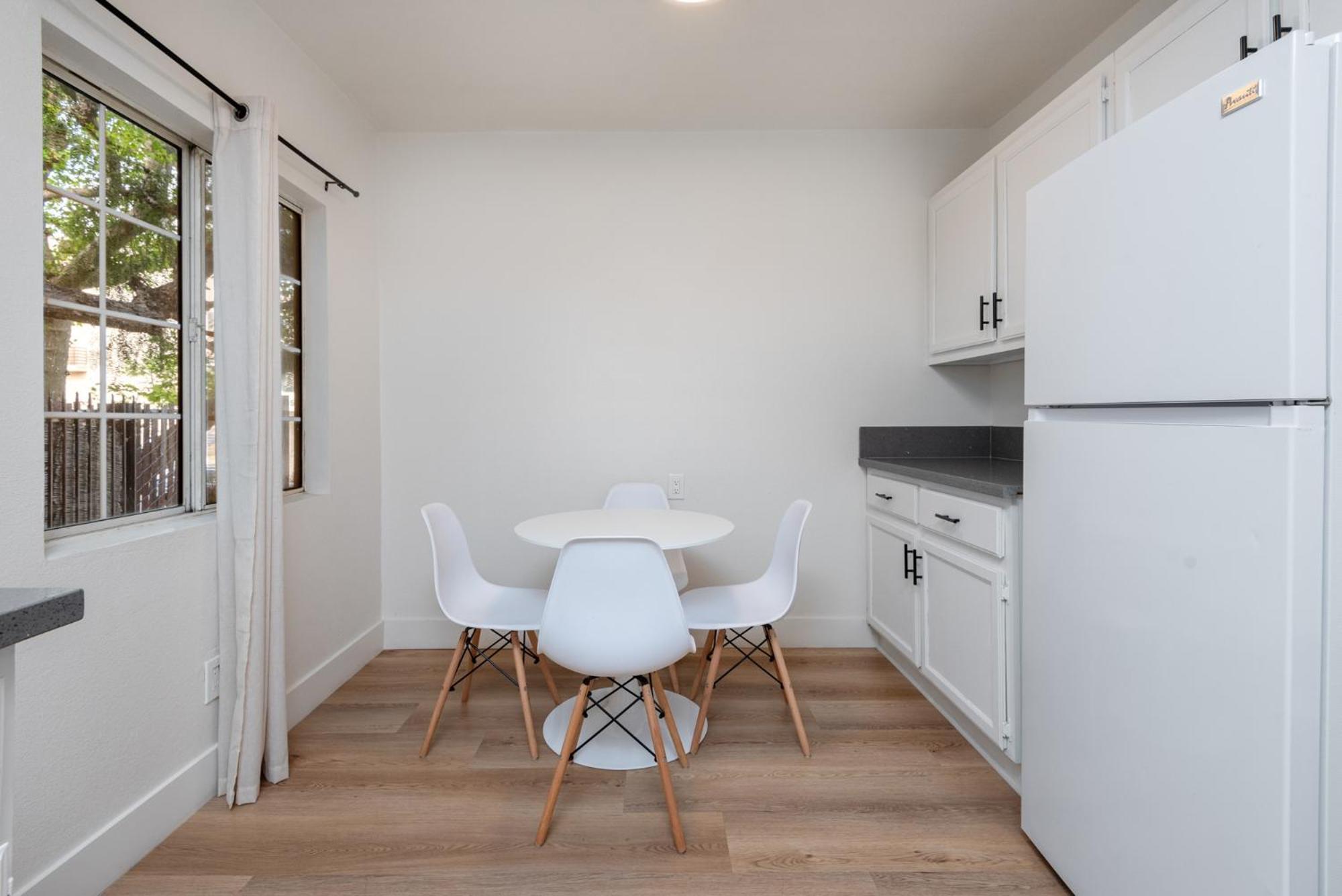 Modern 1bd In Prime Location Los Angeles